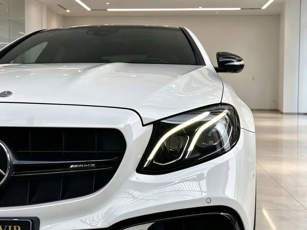 Mercedes-Benz E-Class — миниатюра 19