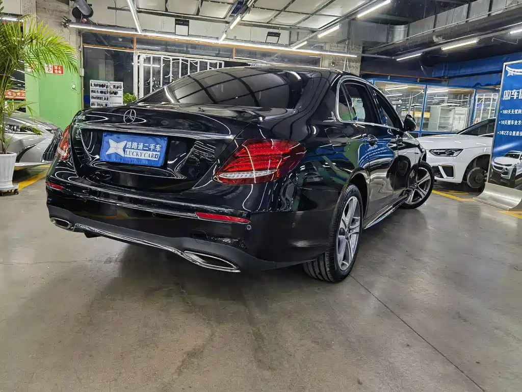 Mercedes-Benz E-Class — миниатюра 4