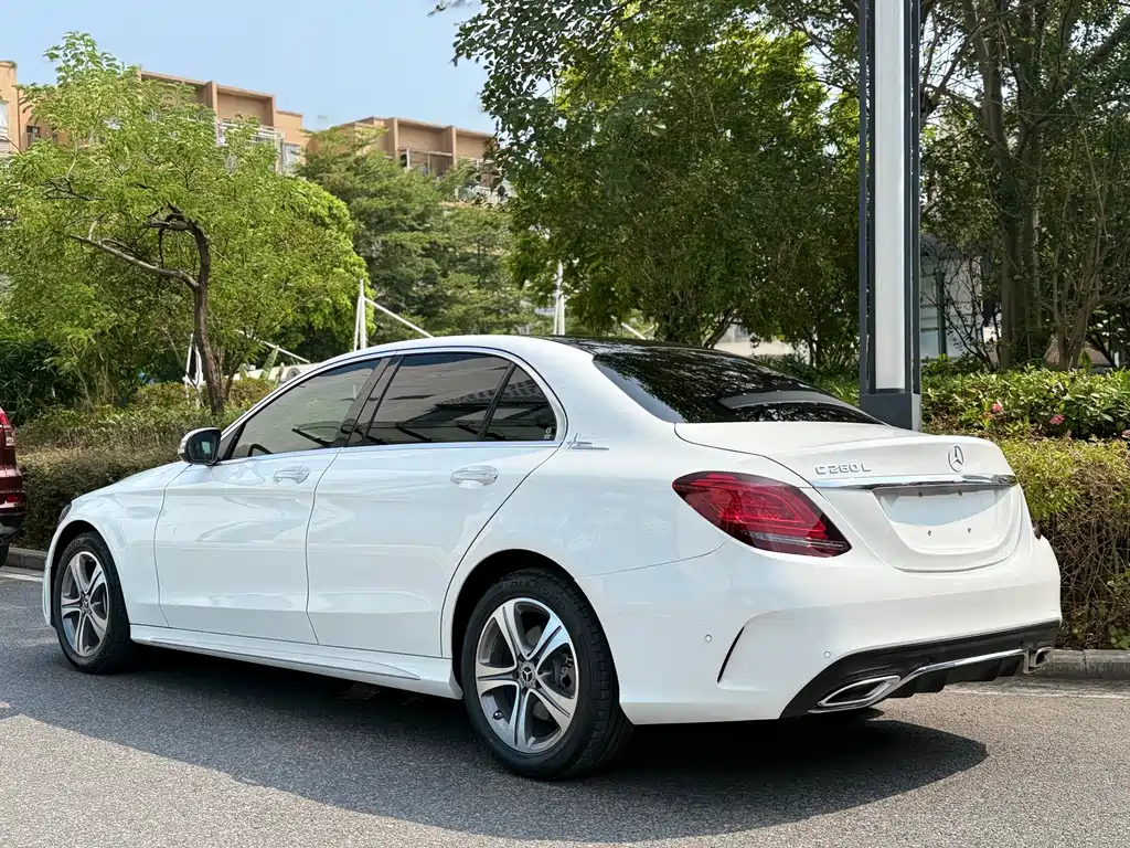 Mercedes-Benz C-Class — миниатюра 12