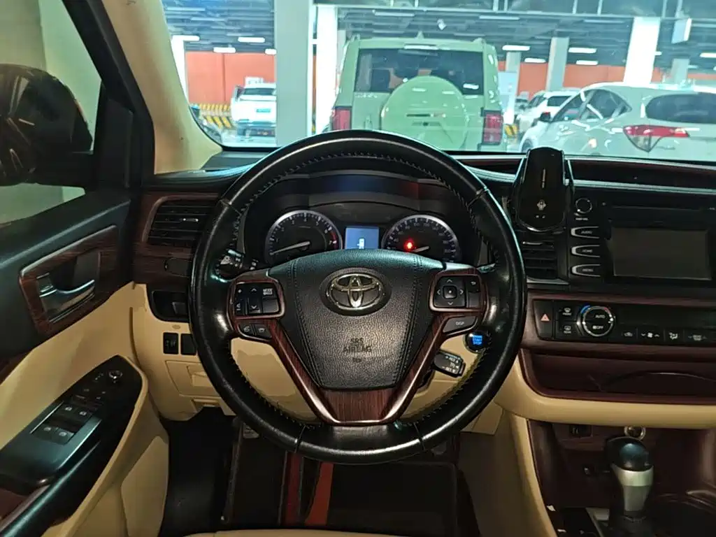 Toyota Highlander — миниатюра 11