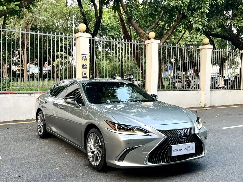Lexus ES — миниатюра 3
