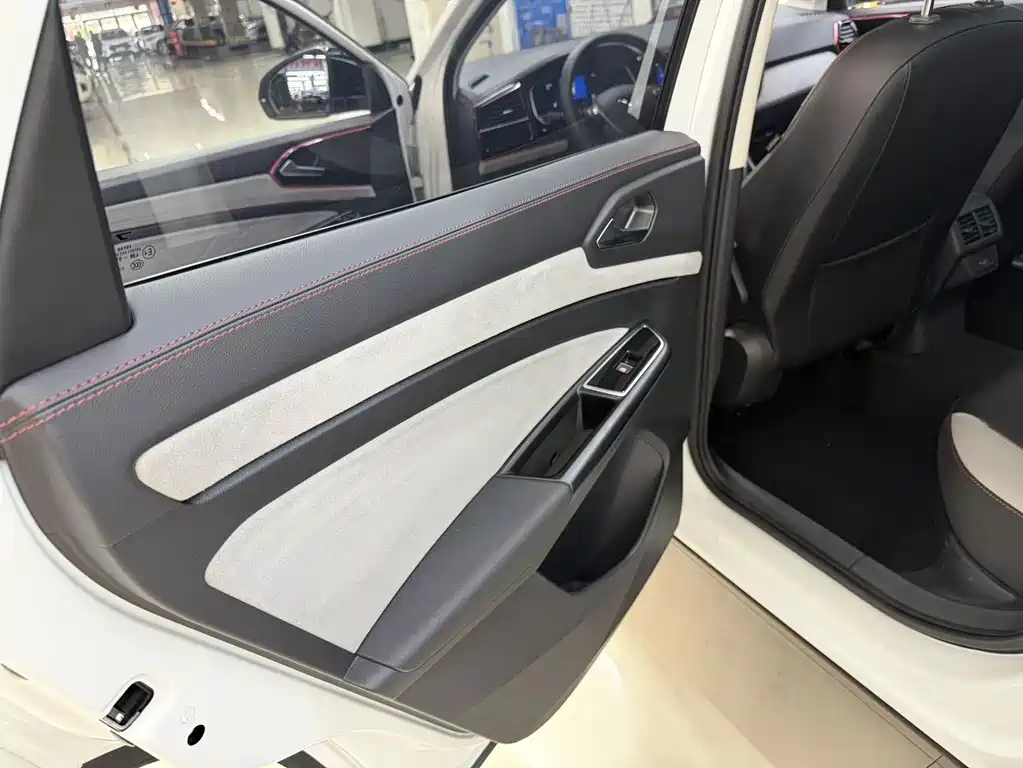 Jetta VS7 — миниатюра 11