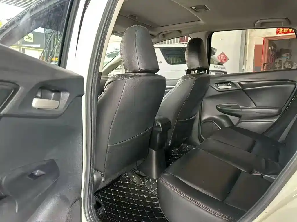 Honda Fit — миниатюра 10