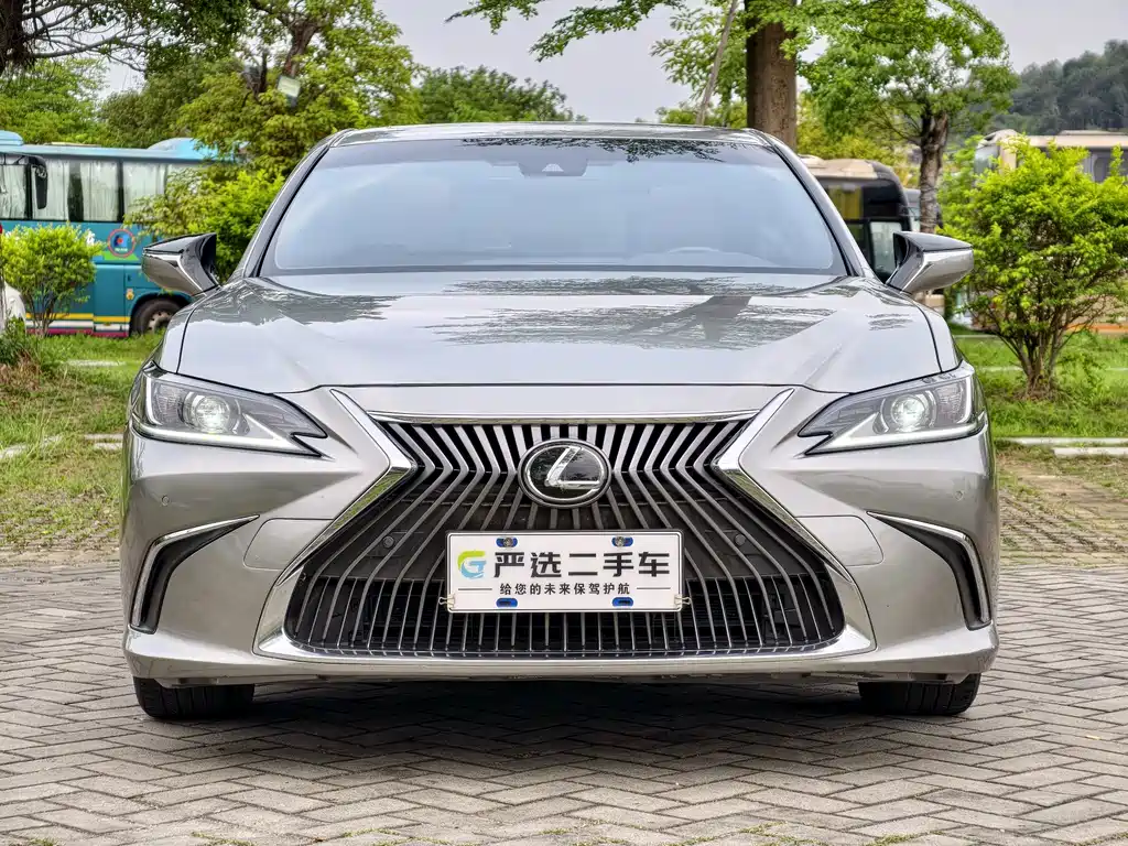 Lexus ES — миниатюра 2