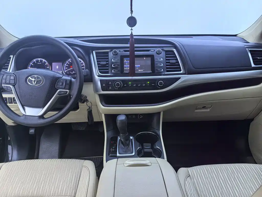 Toyota Highlander — миниатюра 9