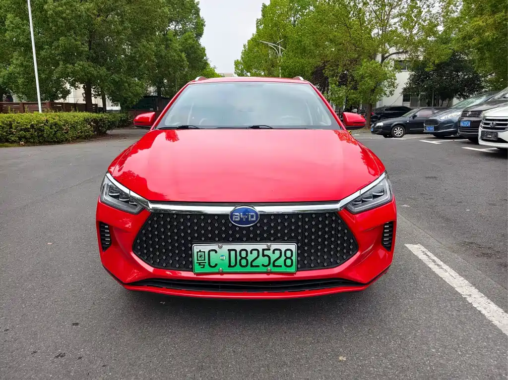 BYD e2
