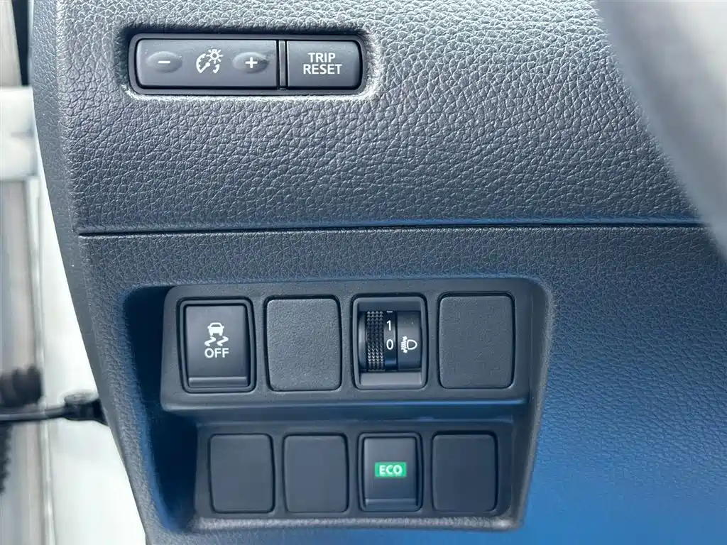 Nissan Qashqai — миниатюра 12