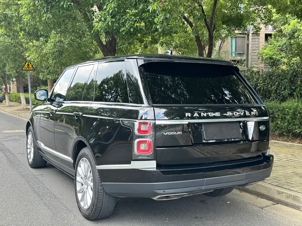 Land Rover Range Rover — миниатюра 4
