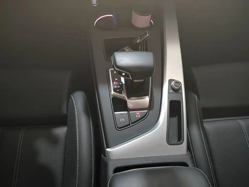 Audi A4L — миниатюра 14