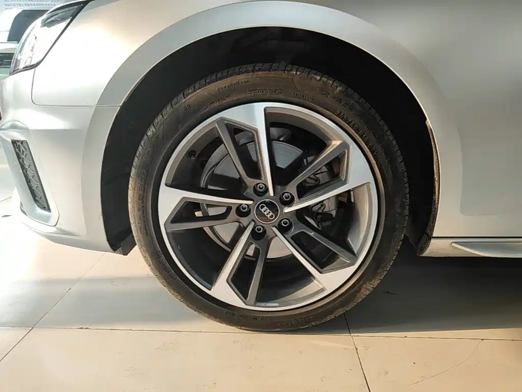 Audi A4L — миниатюра 23
