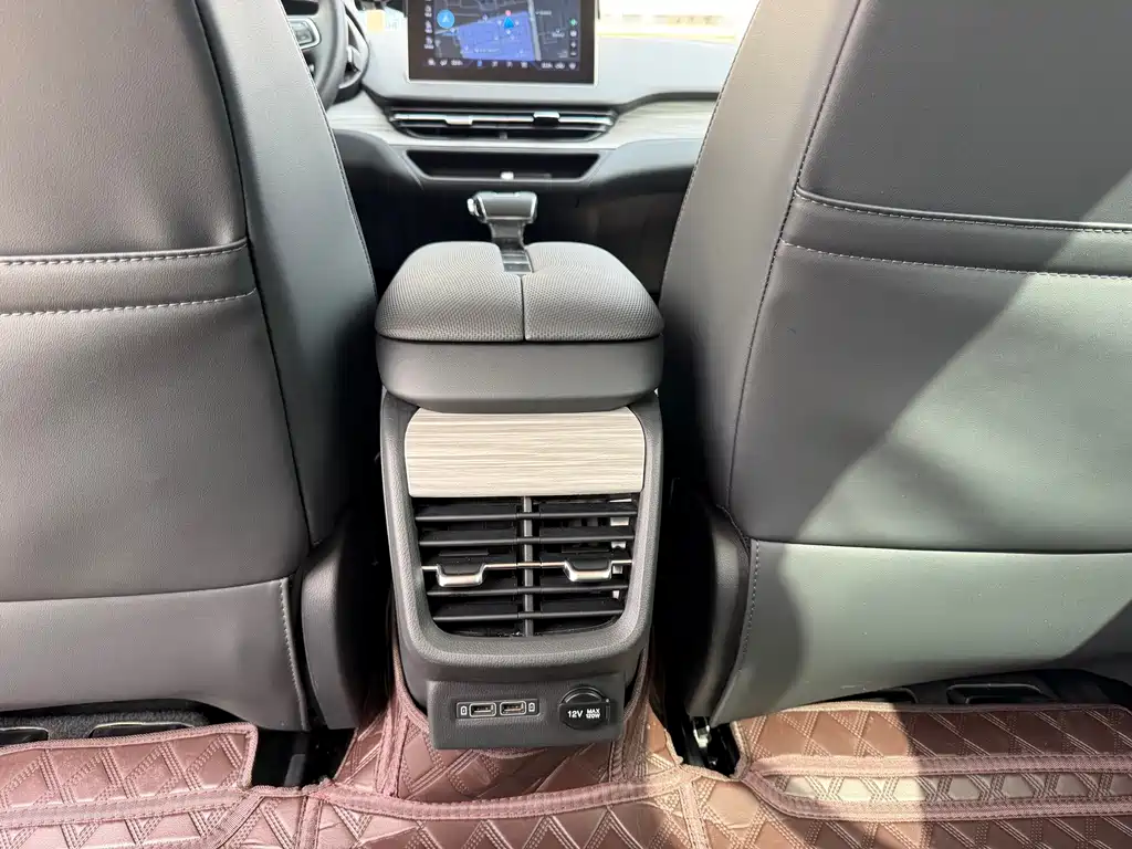 Hongqi Hongqi E-QM5 — миниатюра 14