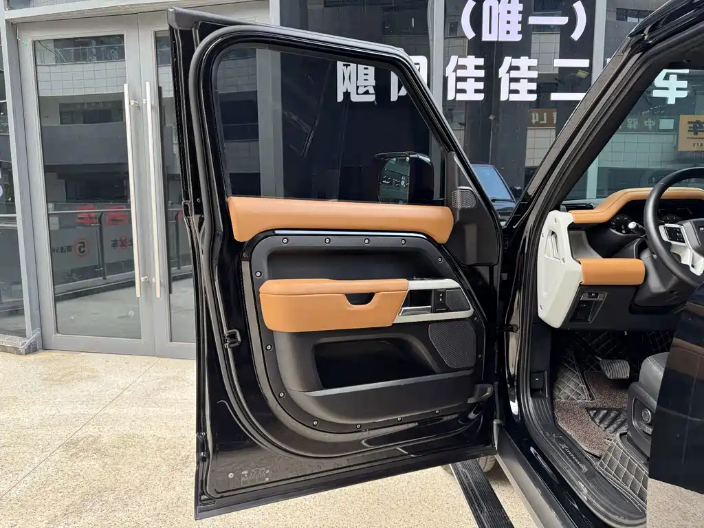 Land Rover Defender — миниатюра 9