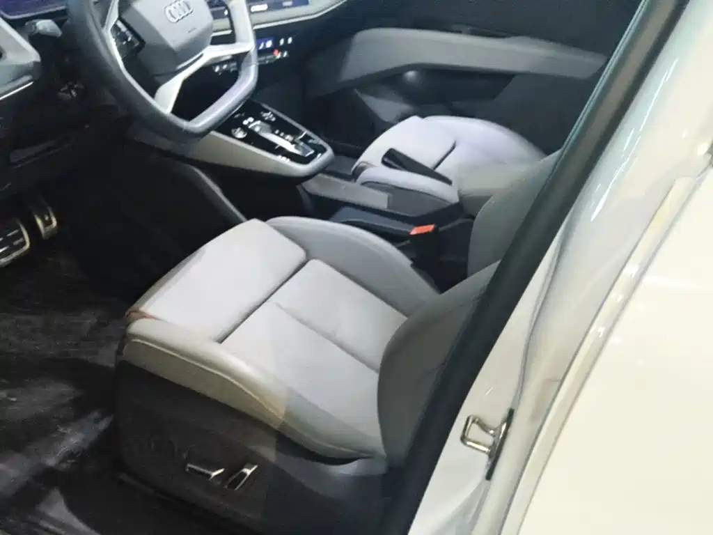 Audi Q5 e-tron — миниатюра 15