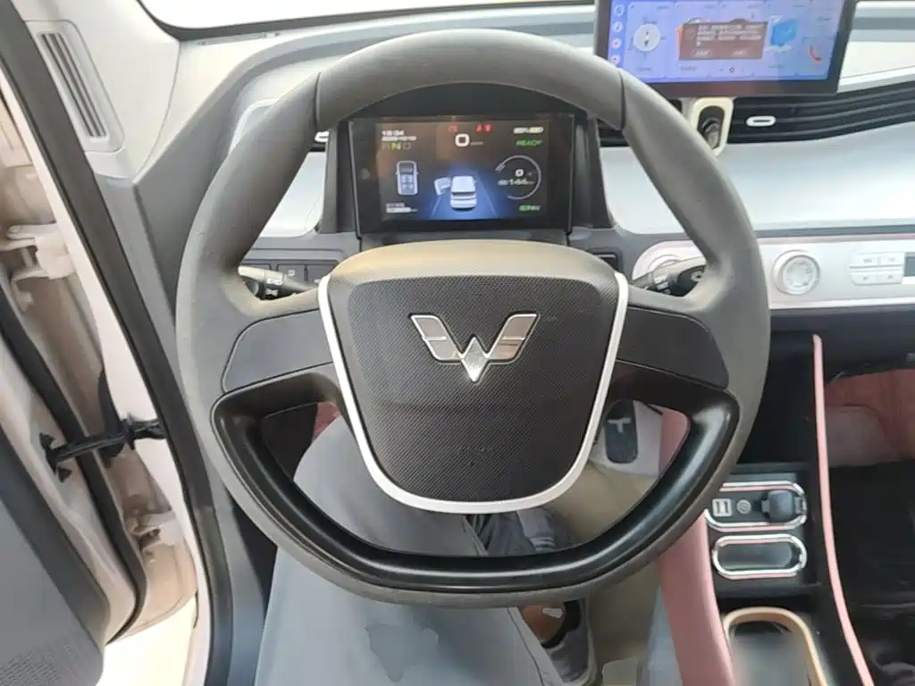 Wuling MINIEV — миниатюра 11