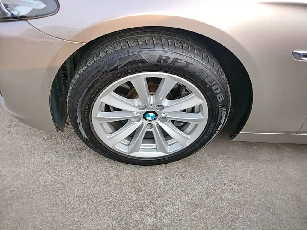 BMW 5 Series — миниатюра 23