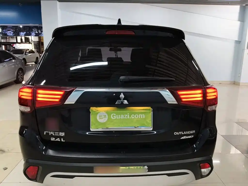 Mitsubishi Outlander — миниатюра 6