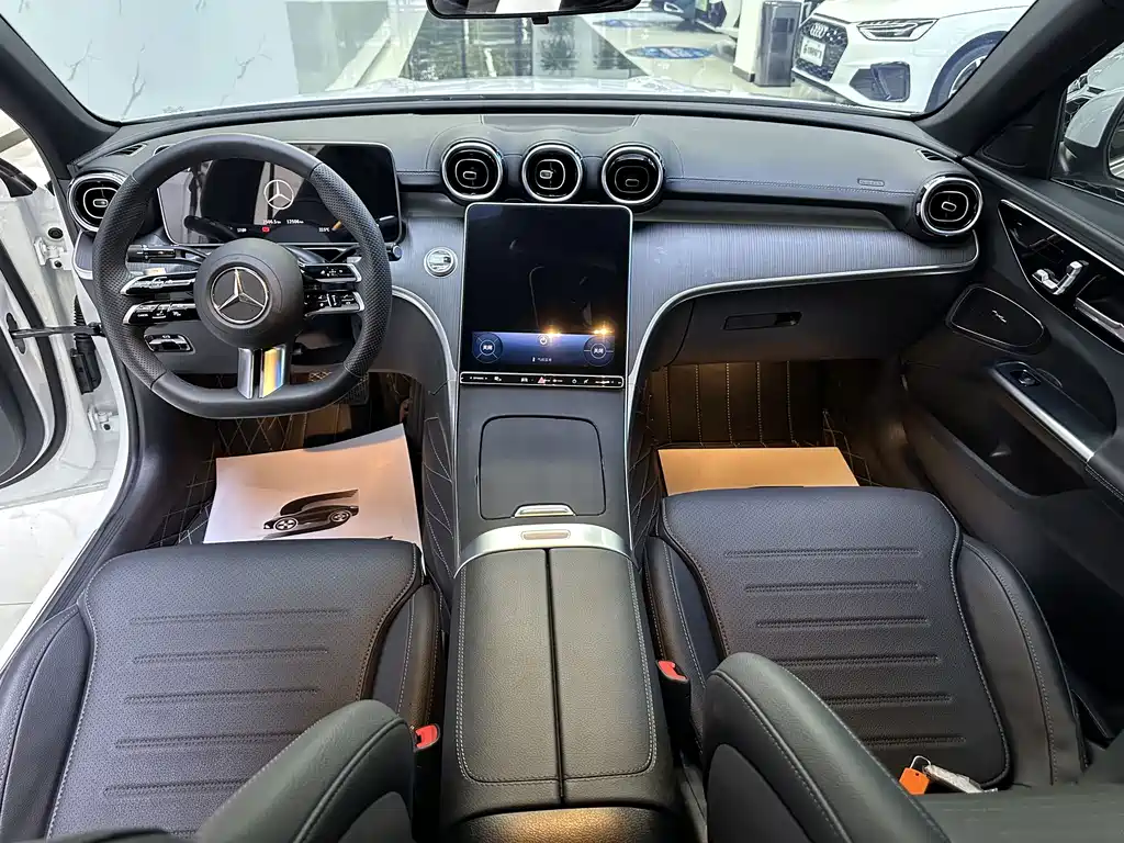 Mercedes-Benz C-Class — миниатюра 6