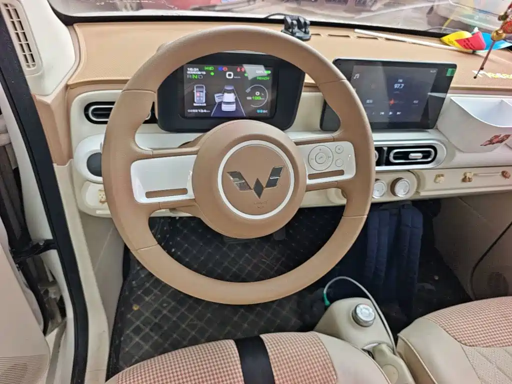 Wuling MINIEV — миниатюра 11