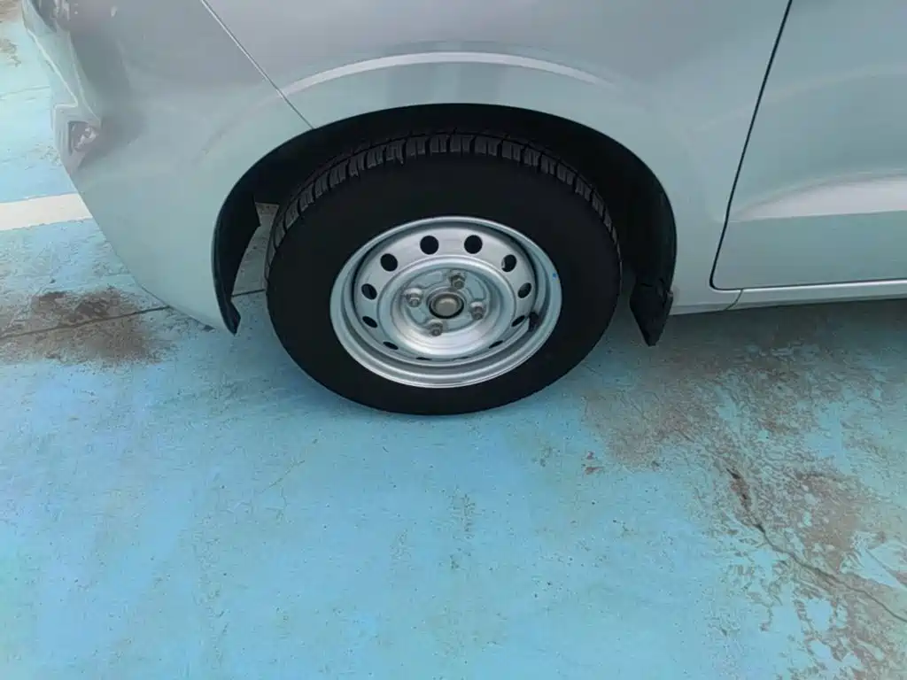 Wuling Hongguang V — миниатюра 23