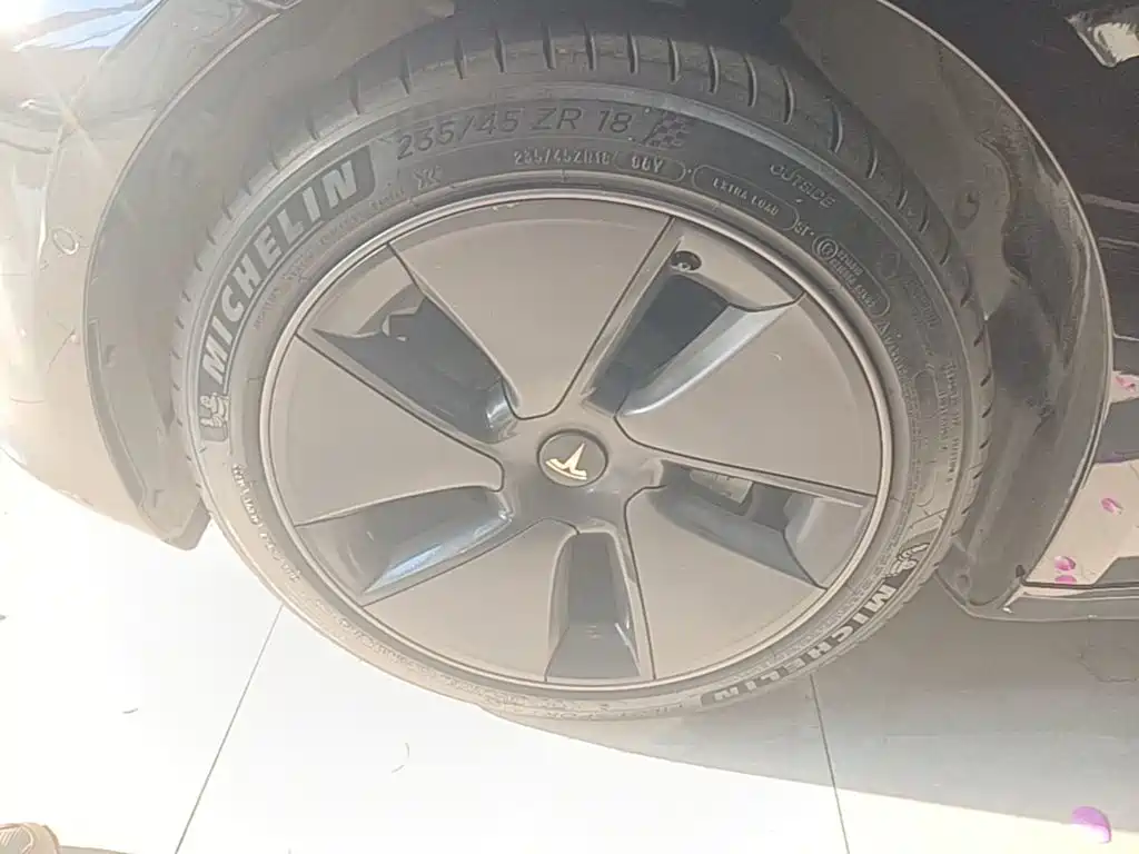 Tesla Model 3 — миниатюра 23