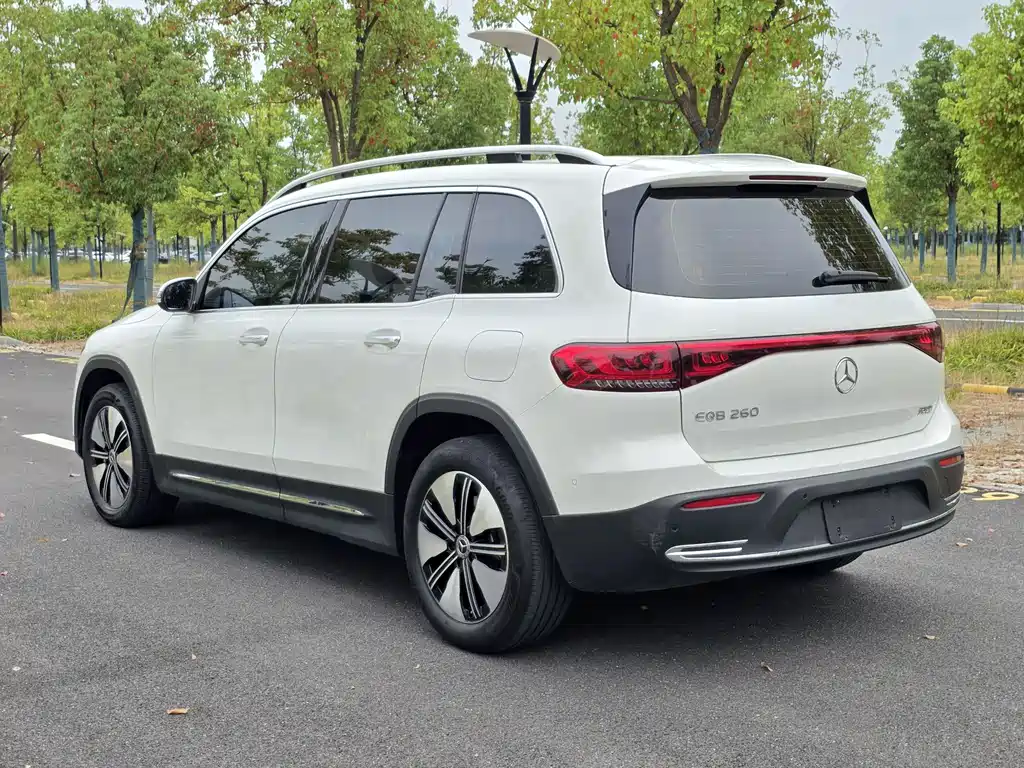 Mercedes-Benz EQB — миниатюра 6