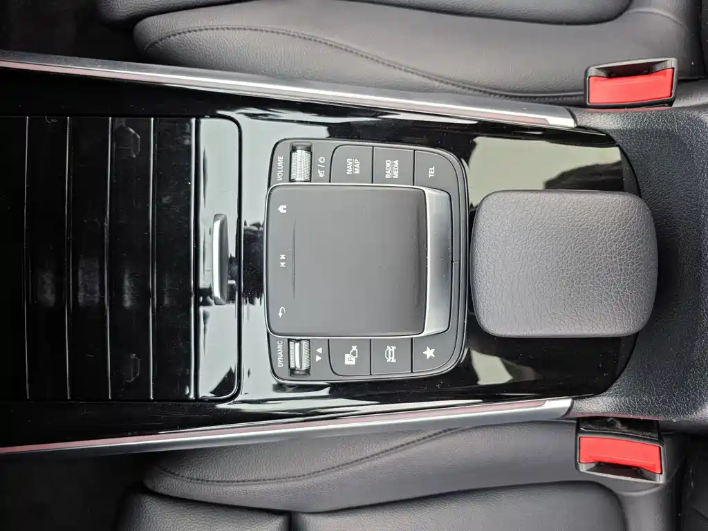 Mercedes-Benz EQB — миниатюра 18