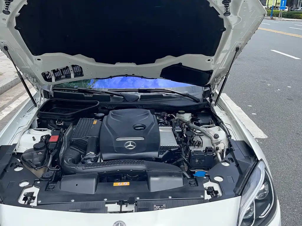 Mercedes-Benz SLC 2018 SLC 300 Luxury Sport