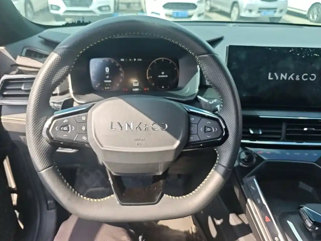 Lynk & Co 06 — миниатюра 11
