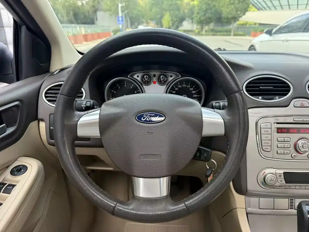 Ford Focus — миниатюра 12