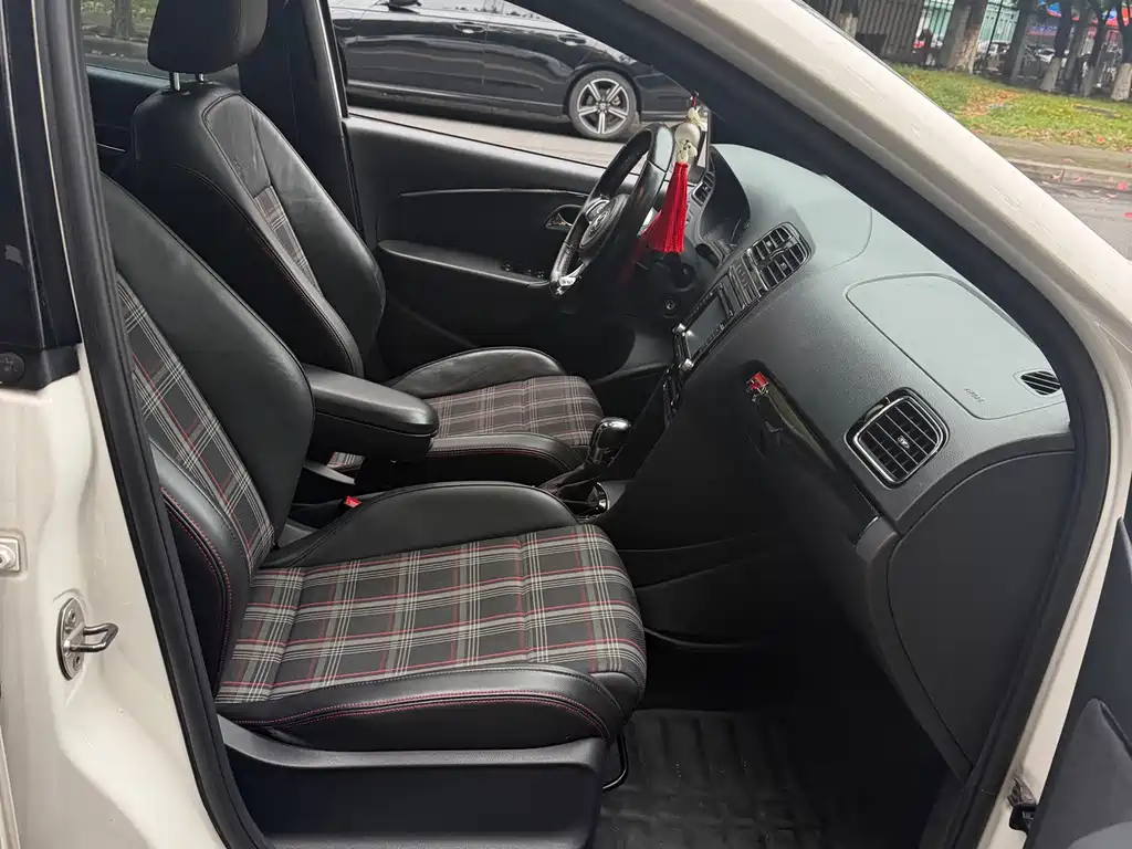 Volkswagen Polo — миниатюра 9