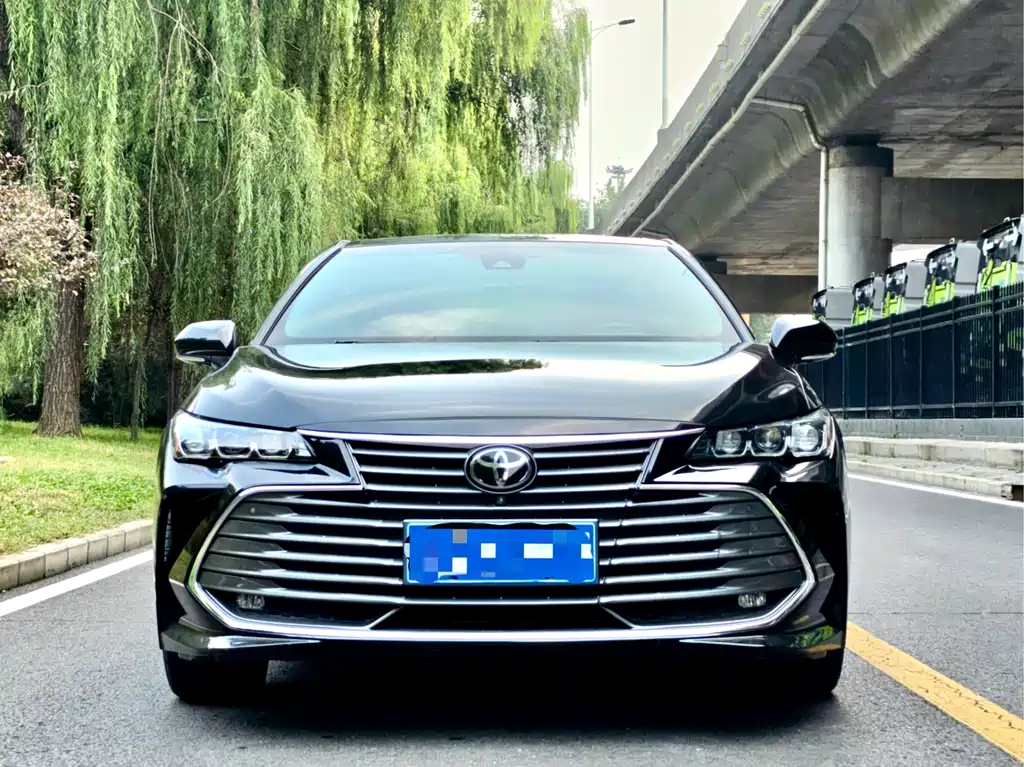 Toyota Avalon — миниатюра 2