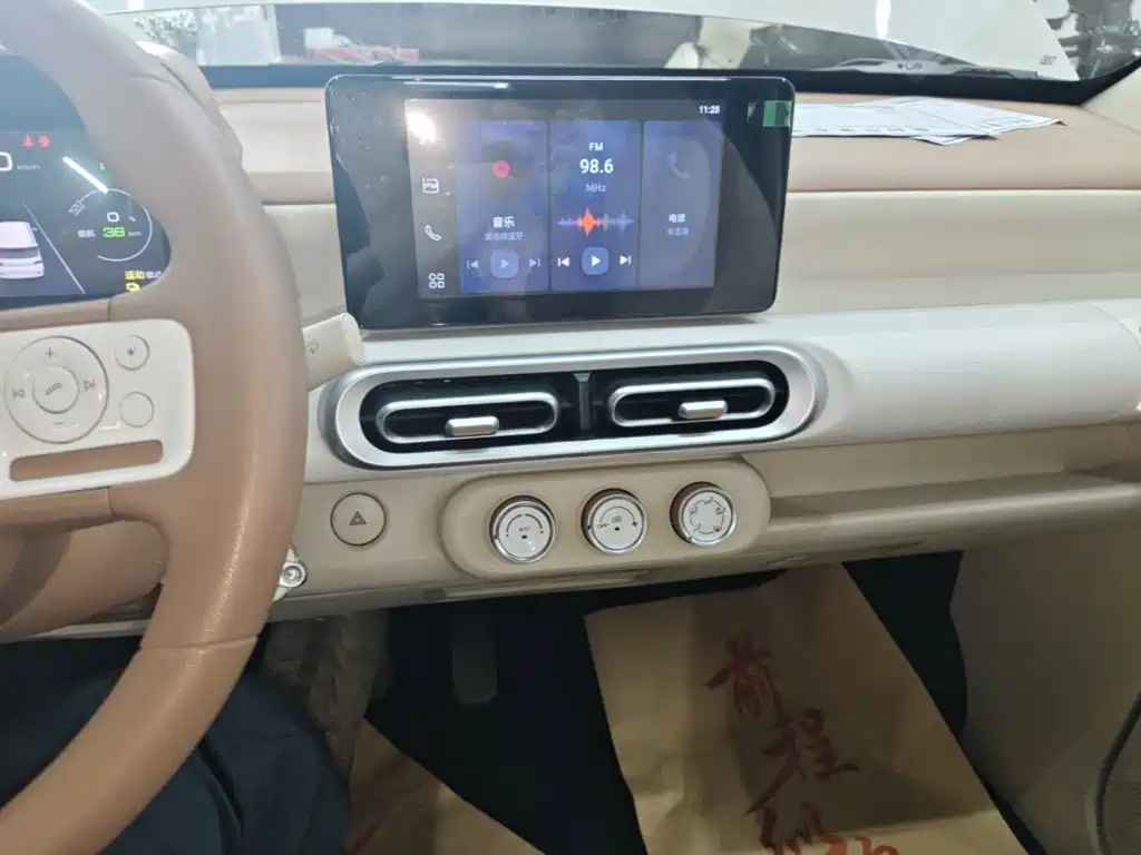 Wuling MINIEV — миниатюра 13