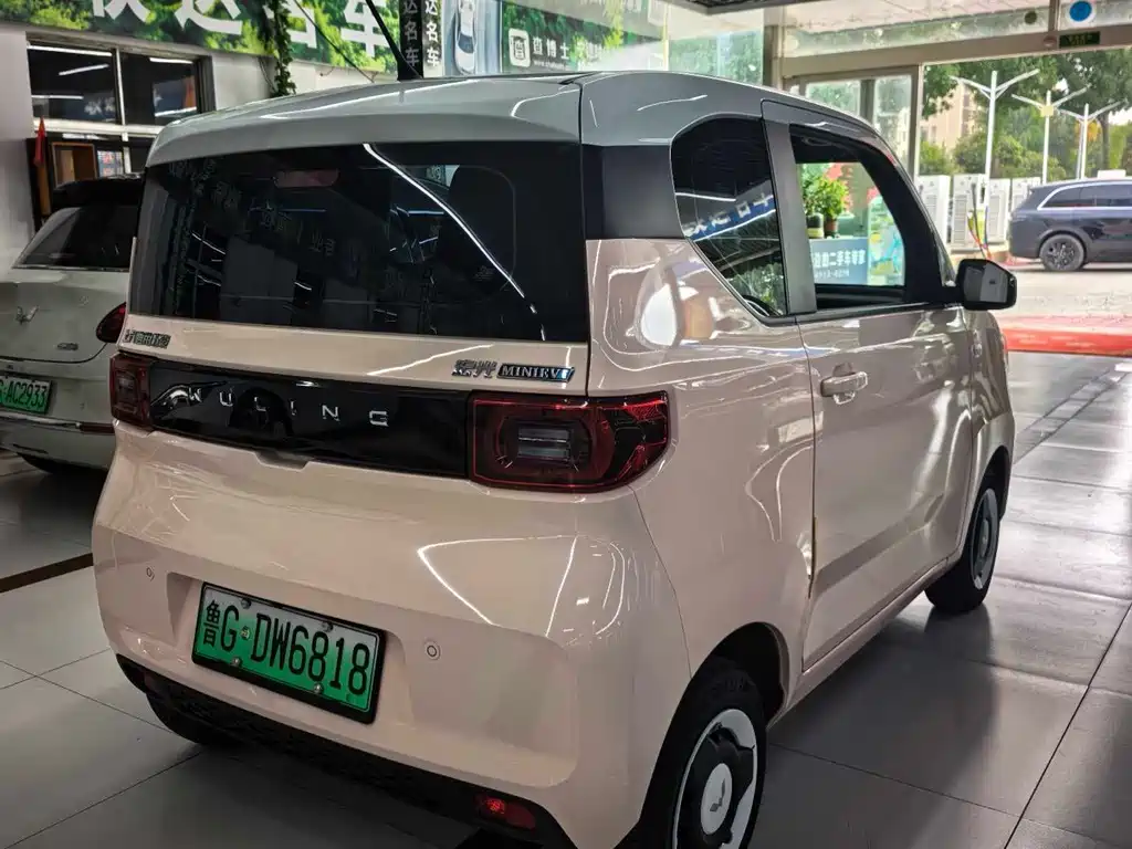 Wuling MINIEV — миниатюра 6