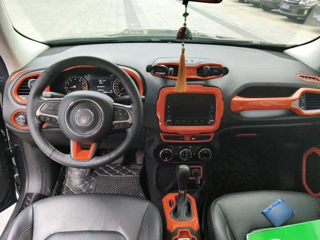 Jeep Renegade — миниатюра 6