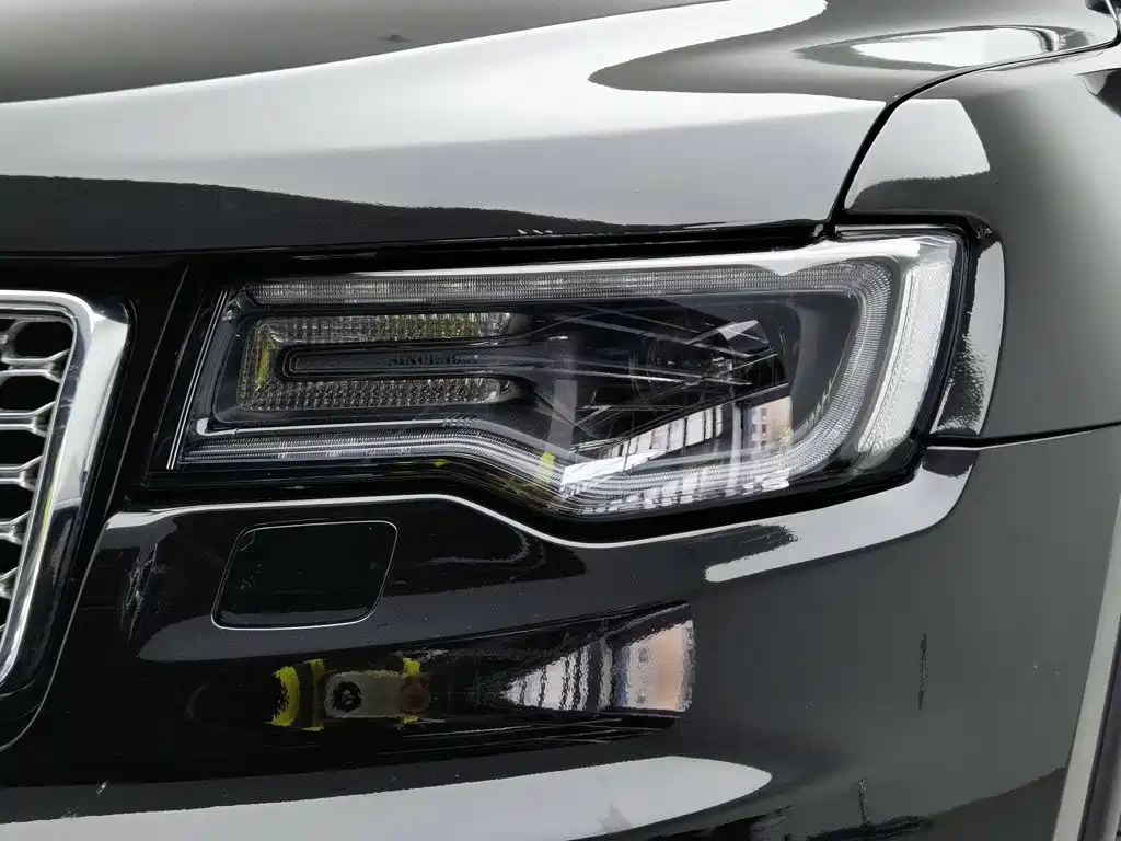 Jeep Grand Cherokee (Import) — миниатюра 7