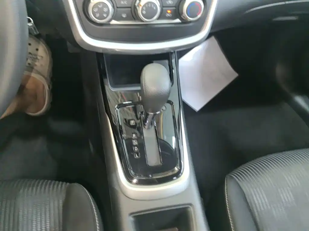 Nissan Tiida — миниатюра 14
