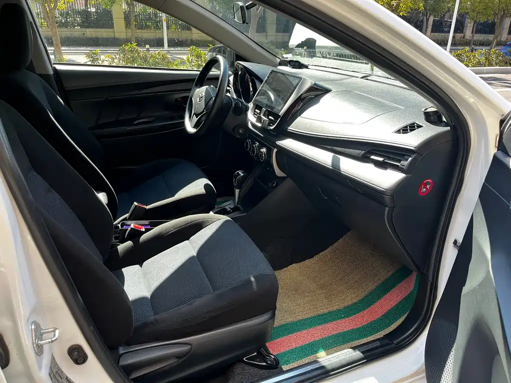 TOYOTA YARIS L TO ENJOY