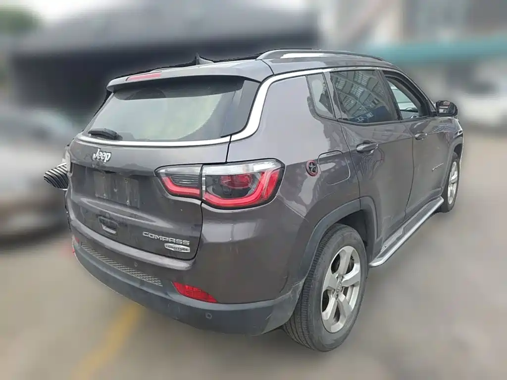 Jeep Compass — миниатюра 10