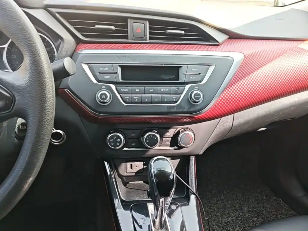 Nissan Bluebird — миниатюра 13