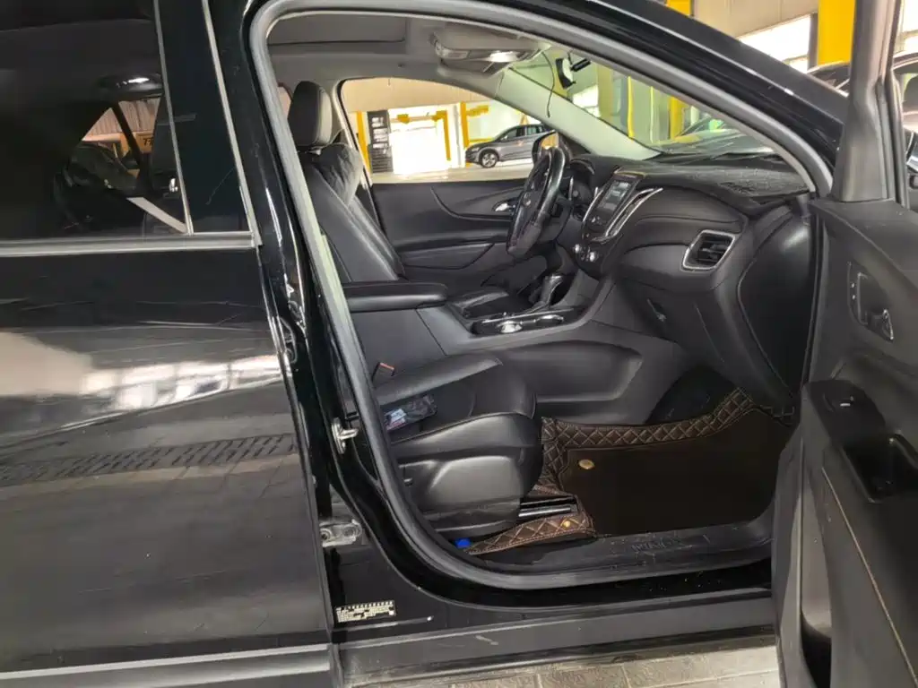 Chevrolet Equinox — миниатюра 25