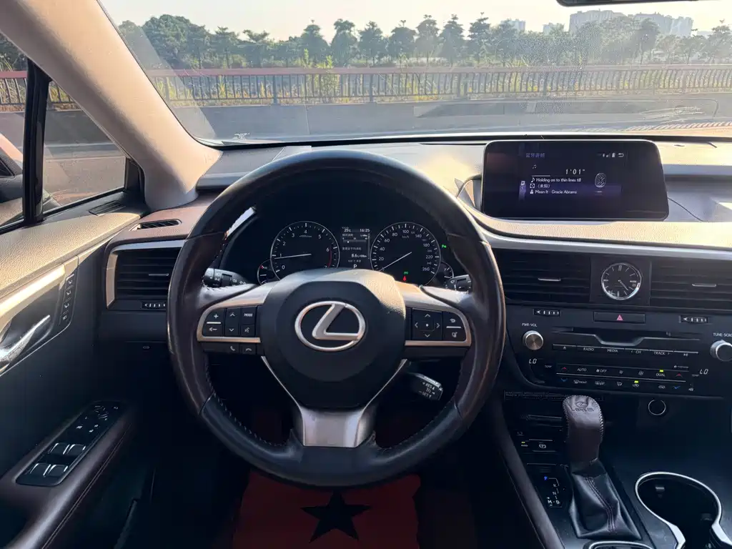 Lexus RX — миниатюра 16
