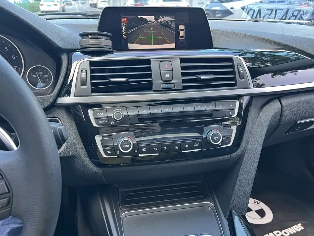 BMW 3 Series — миниатюра 6
