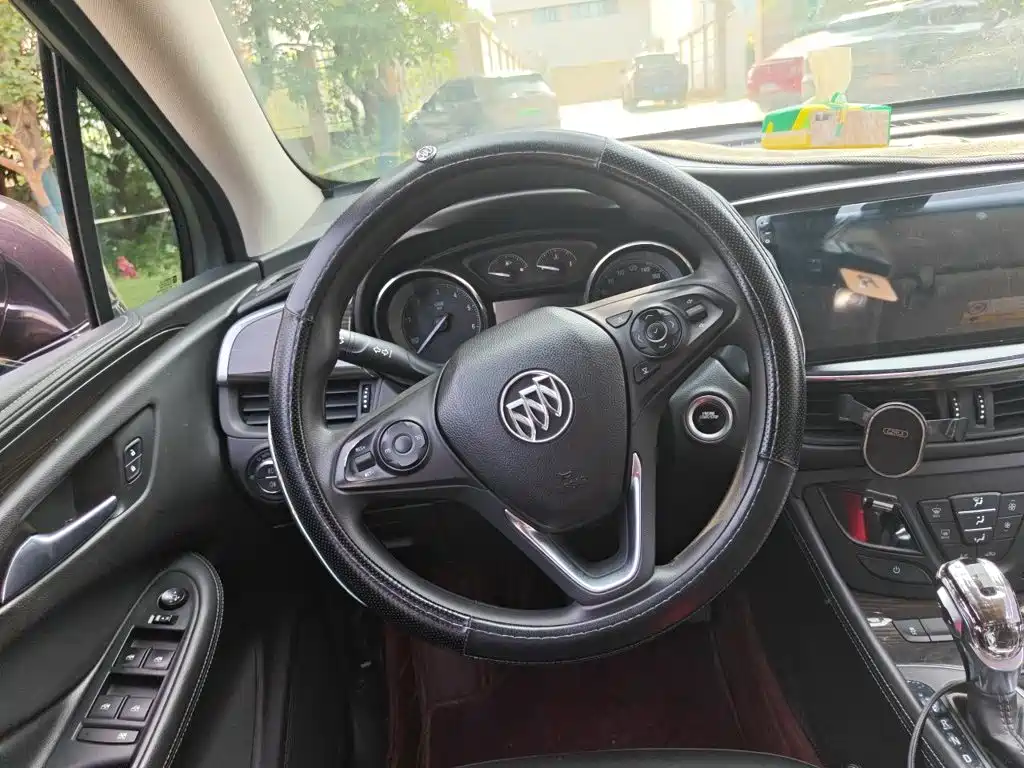 Buick Envision Plus — миниатюра 3