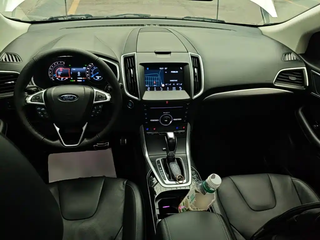 Ford Edge — миниатюра 10