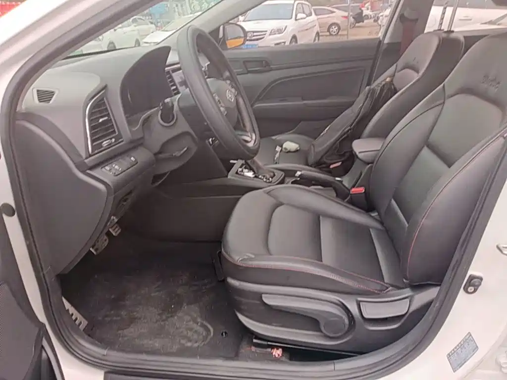Hyundai Elantra — миниатюра 15
