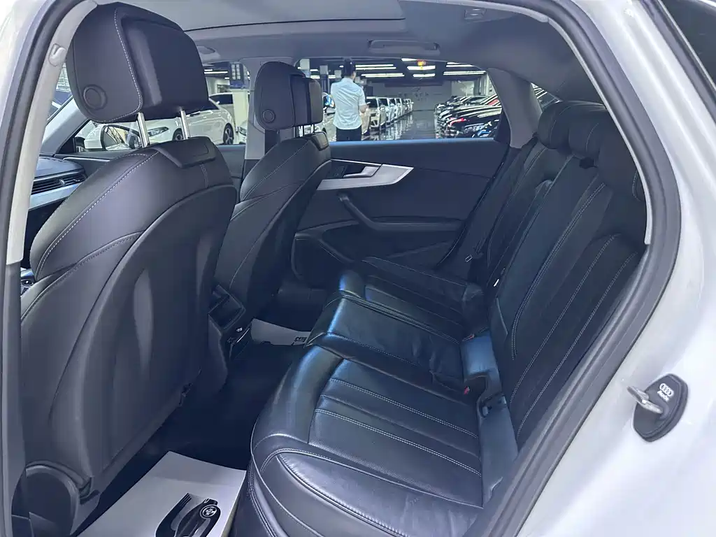 Audi A4L — миниатюра 5