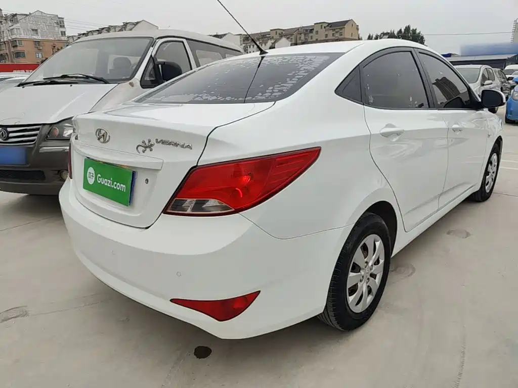 Hyundai Verna — миниатюра 7