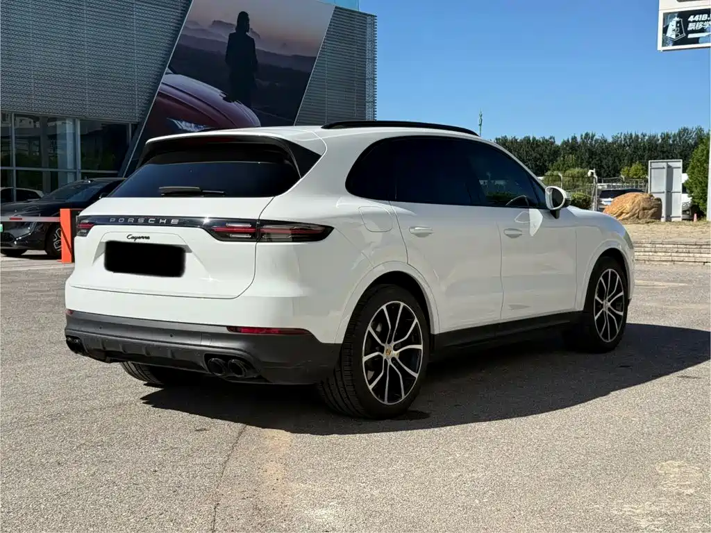 Porsche Cayenne Hybrid — миниатюра 9