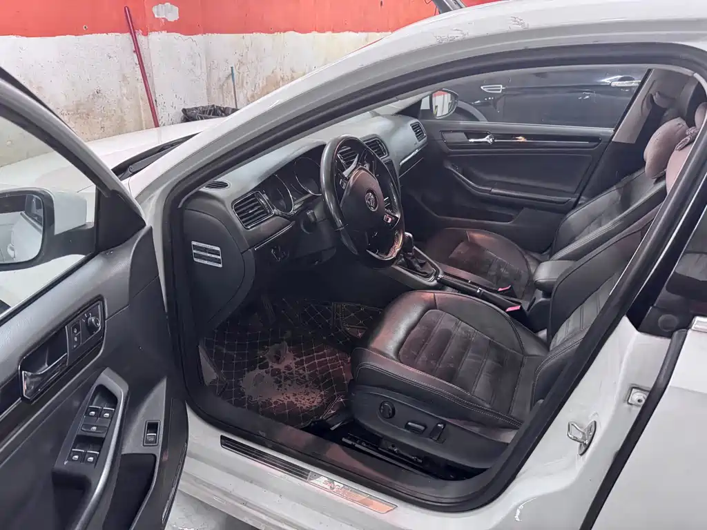 Volkswagen Sagitar — миниатюра 3