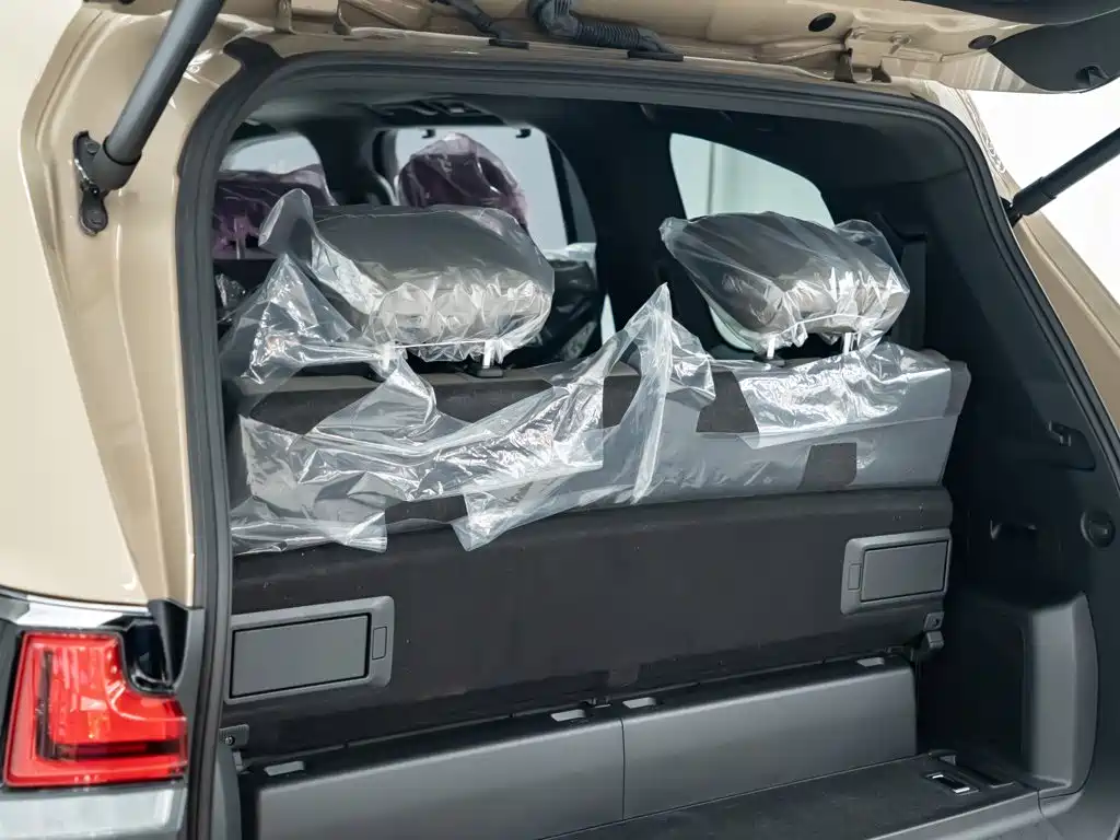 Lexus LX — миниатюра 17